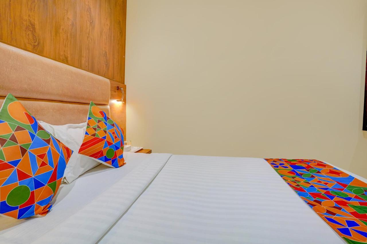 Hotel Fabexpress Colaba Grand Bombaj Zewnętrze zdjęcie