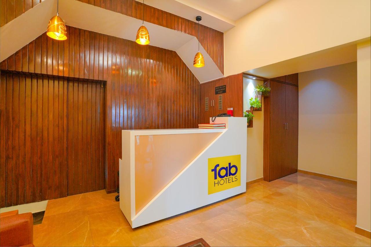 Hotel Fabexpress Colaba Grand Bombaj Zewnętrze zdjęcie