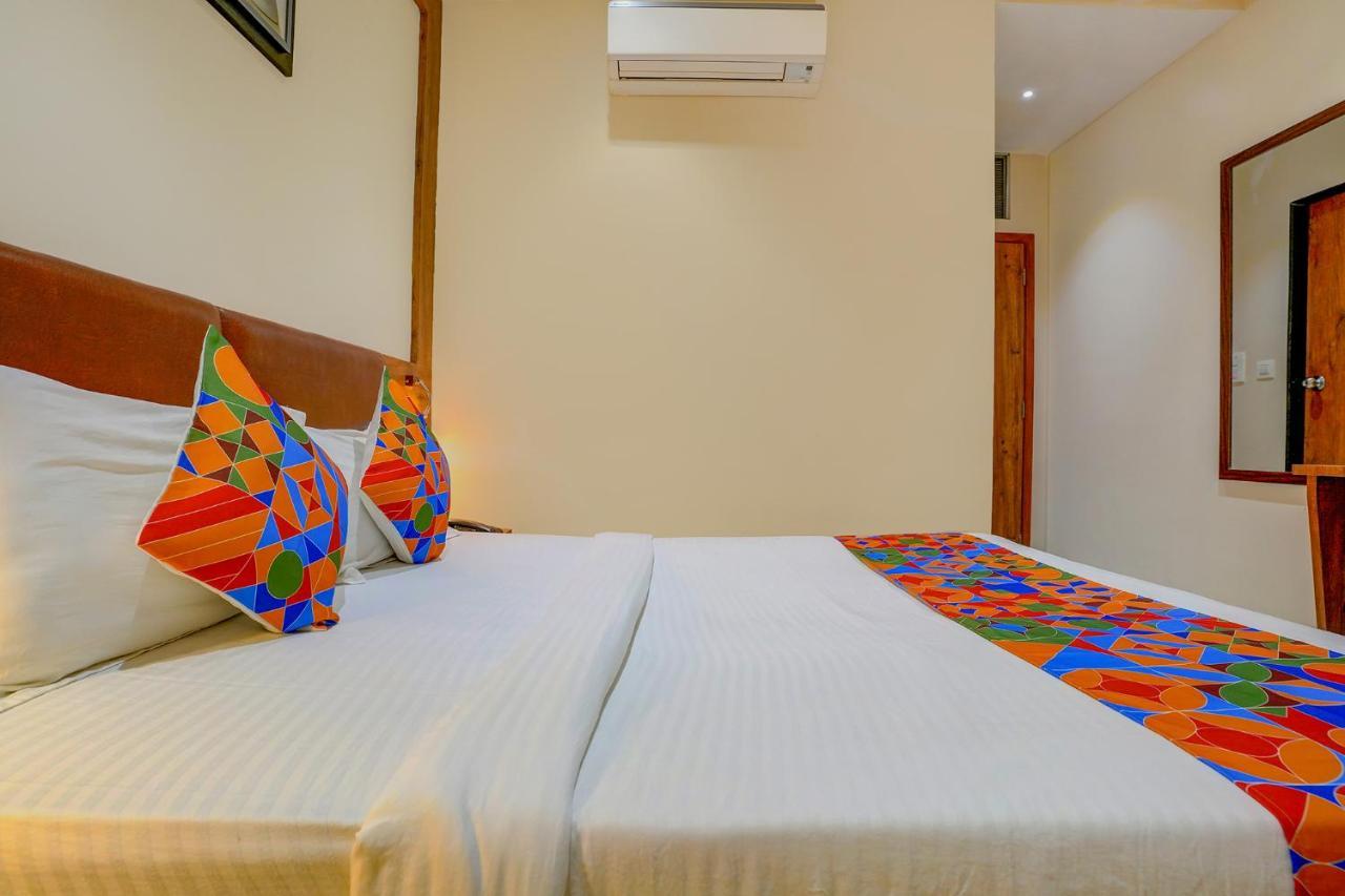 Hotel Fabexpress Colaba Grand Bombaj Zewnętrze zdjęcie